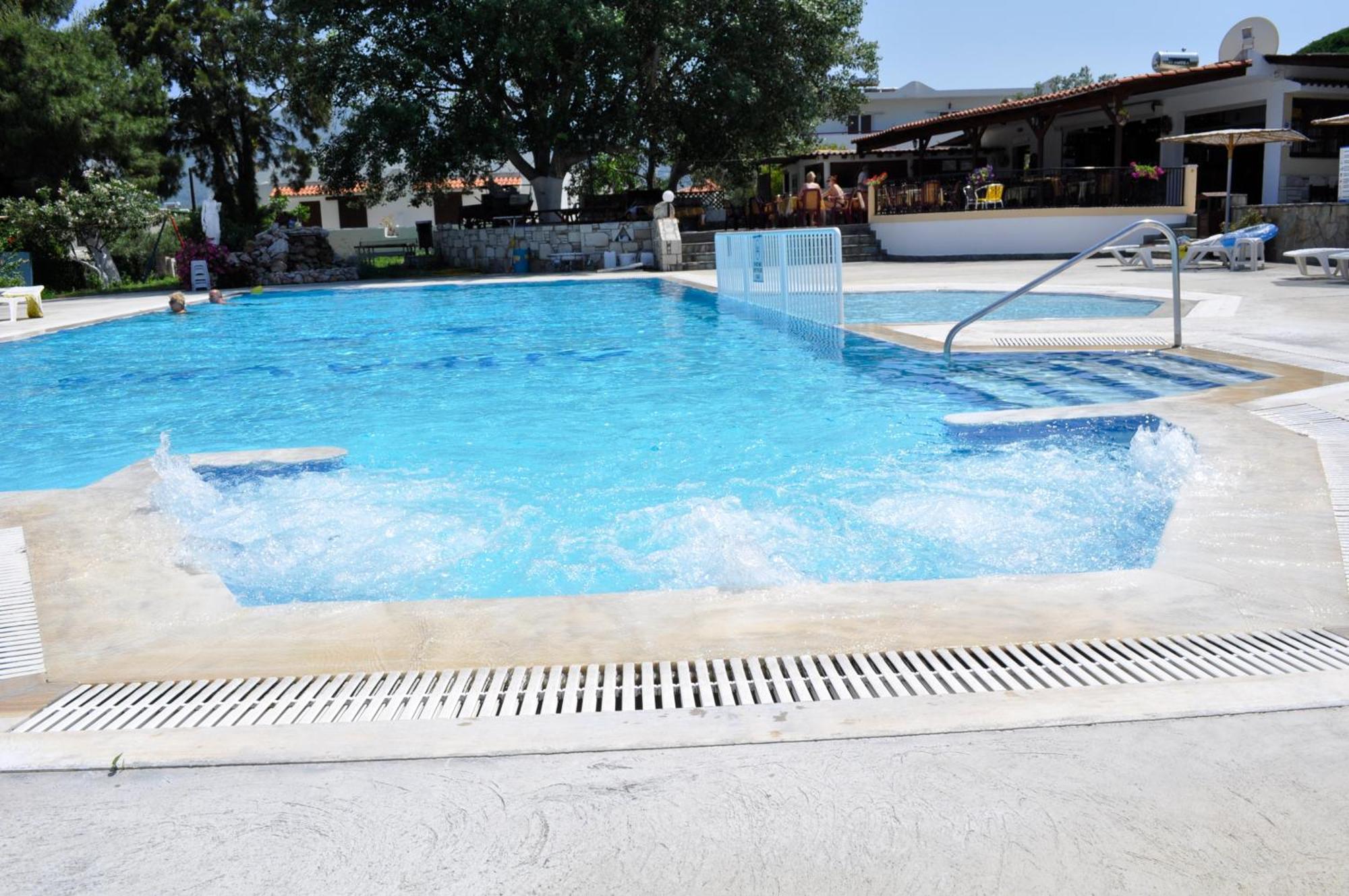 Ampavris Family Apartments Kos Town Ngoại thất bức ảnh
