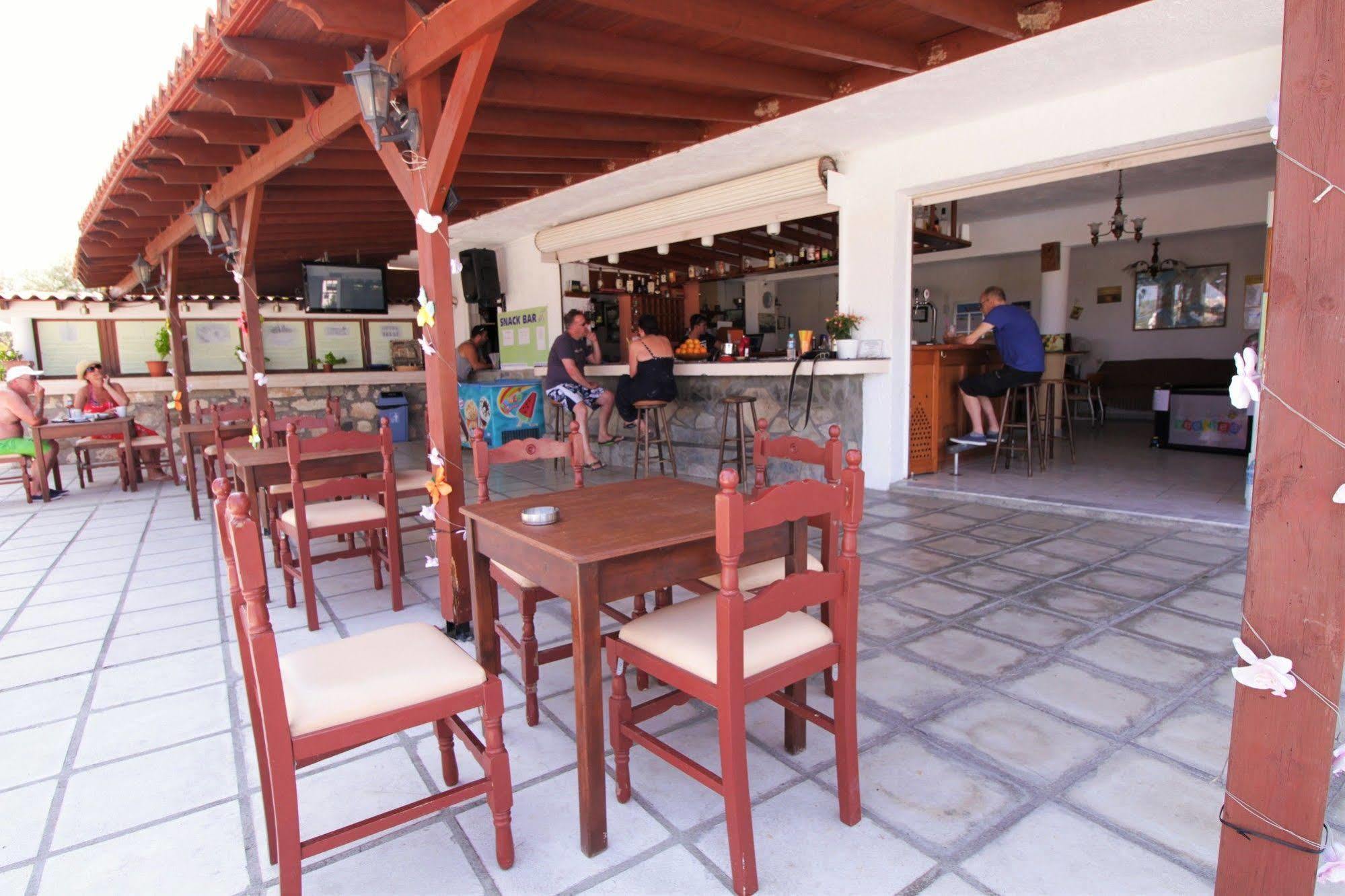 Ampavris Family Apartments Kos Town Ngoại thất bức ảnh