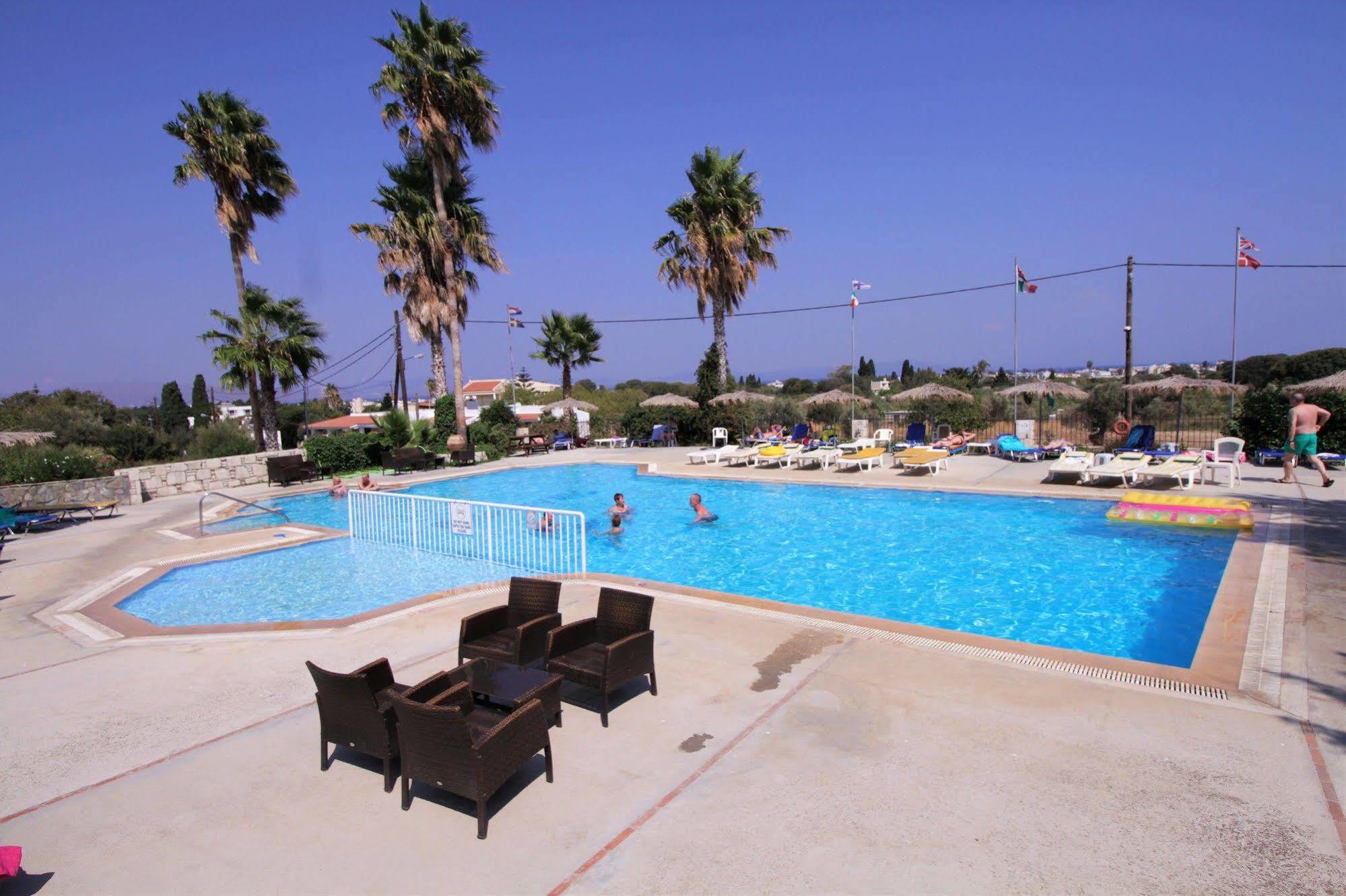Ampavris Family Apartments Kos Town Ngoại thất bức ảnh